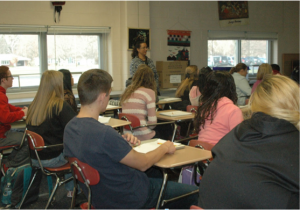 Mrs. Wendt was teaching her Spanish class, on Tuesday morning. Photo by Maria Ortiz.   